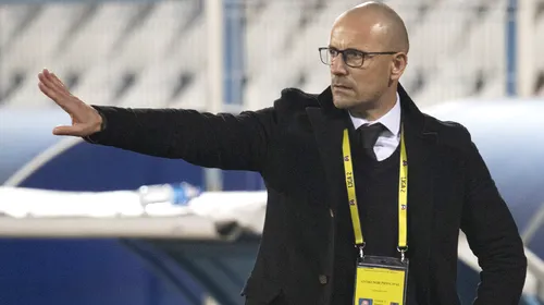 Dan Vasilică își asumă toată situația de la ”FC U” Craiova și e pregătit să renunțe la postul de interimar: ”Rămân până se vor finaliza discuțiile cu viitorul antrenor.” Mesajul pentru fanii care îl contestă