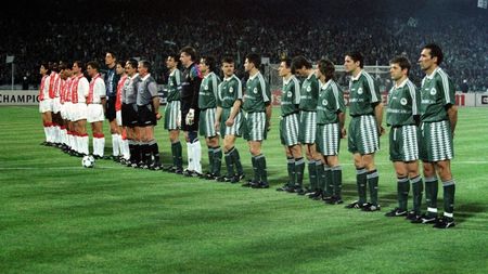 Marinos Ouzounidis, antrenorul care acum se luptă pentru titlu în Liga 1, iar în urmă cu 25 de ani rata calificarea în finala Champions League