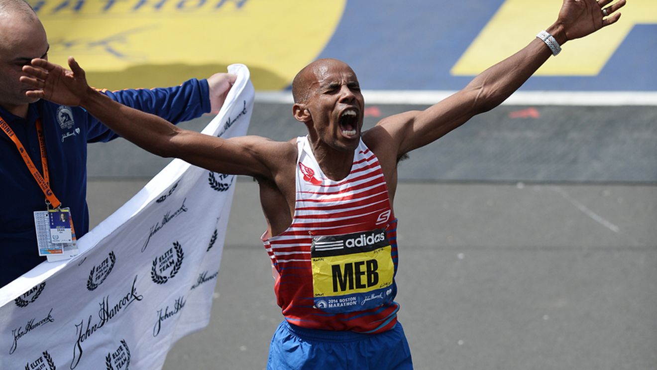 Americanul Meb Keflezighi a câștigat maratonul de la Boston