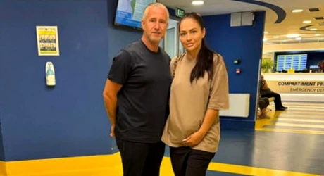 Corina Caciuc s-a operat, iar urmăritorii au reacţionat imediat: Se măreşte familia! Reacţia lui Reghecampf