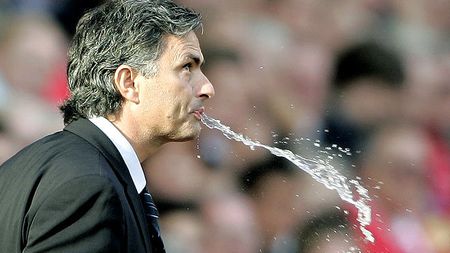 EPIC! SMS-ul "Special" dat de Mou jucătorilor de la Chelsea!