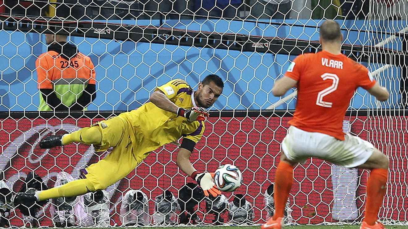 Ron Vlaar, despre momentul ratării primului penalty al Olandei: "Am fost foarte concentrat însă am ratat"