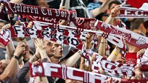 Rapid, sancționată iar pentru injurii la adresa lui Dragomir:** "Alții se bat în tribună, iar noi suntem amendați pentru tupeul de a contesta"