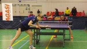 Echipa din cea mai bogată comună din România a fost învinsă în Cupa ETTU de catalanele cu "ochi oblici" de la Vic. La 54 de ani, campioana mondială Xianlian Ni a predat o lecție de tenis de masă