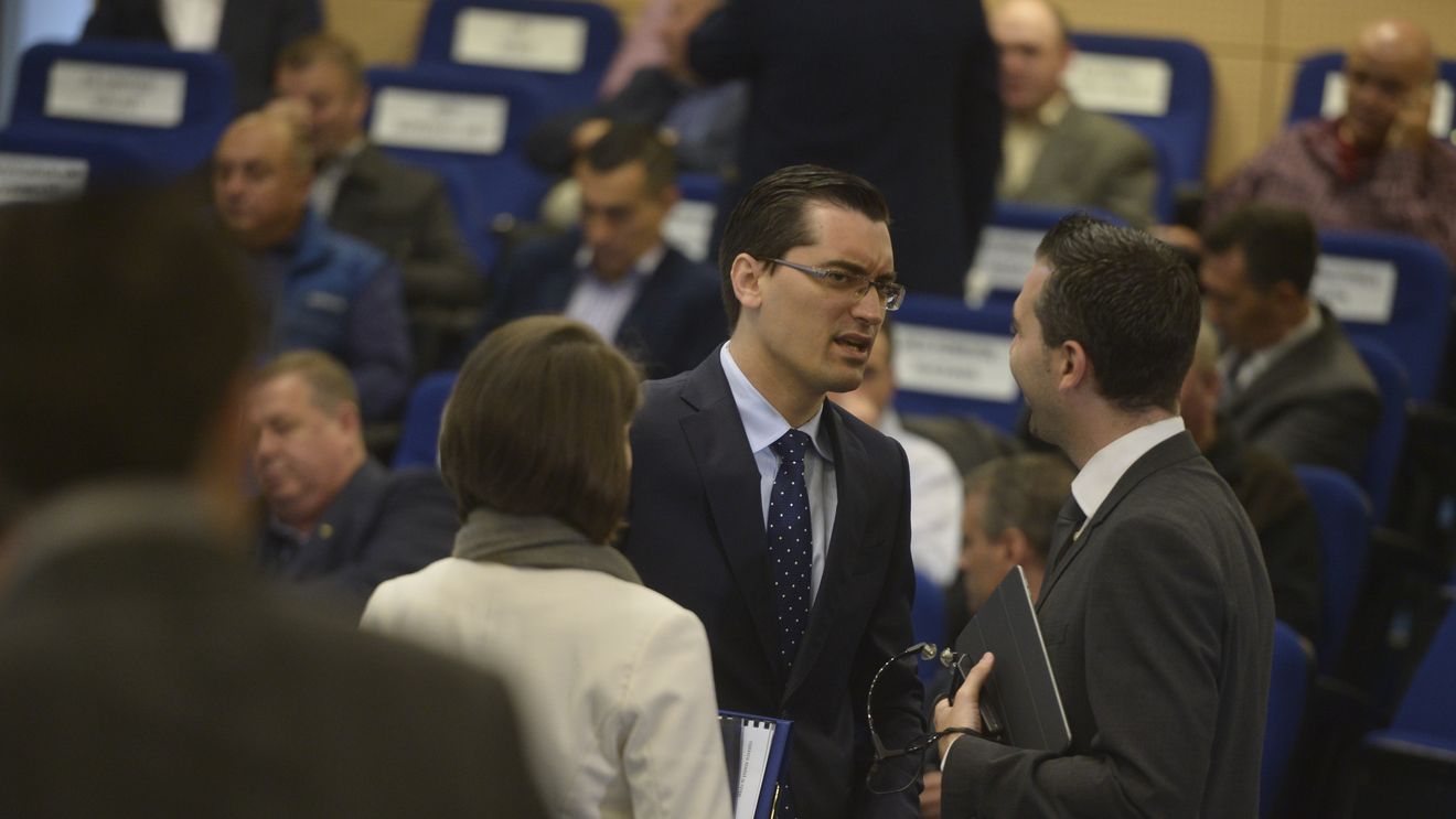 Propunerile lui Burleanu, votate zdrobitor în Adunarea Generală. Lovitură în plin pentru LPF și cluburile din Liga 1 și o ironie de final a șefului FRF: "11 voturi contra, felicitări! Ați făcut o echipă". Liga amenință cu un proces