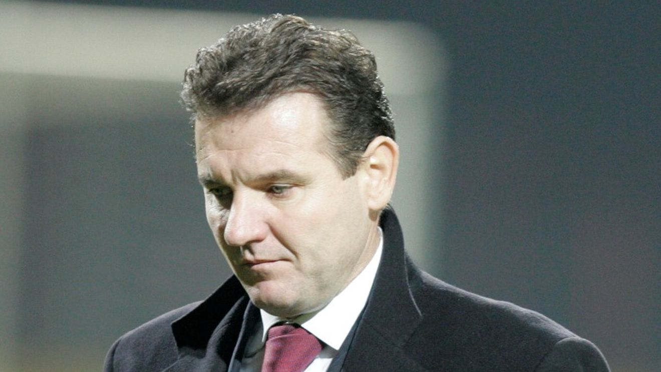 "Am fost arbitrați smecherește... nu câștigam nici cu 3 jucători în plus"