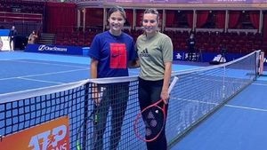 Sunt prietene, dar tenisu-i pe bani: Gabriela Ruse se bucură după ce Emma Răducanu s-a retras de la Melbourne! Românca urcă pe tabloul principal