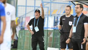 Gheorghe Hagi, „îmblânzit” de către arbitri! Cum țineau în frâu protestele „Regelui”: „Mişcă-te un pic spre el!”