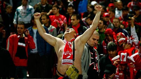 Galeria lui Dinamo își agață bannerele în cui la meciul cu Steaua!** Comunicat PCH: "Am demonstrat tot ce era de arătat! Să fim uniți, nu mergeți în peluză"