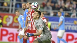 Ratează CFR Cluj transferul lui Mihai Popa? „Dacă oamenii cred că sunt pregătit, atunci se vor ocupa de transfer!" Portarul a anunțat unde vrea să joace