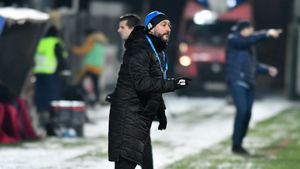 Cine va fi antrenor interimar la Universitatea Craiova, după plecarea lui Corneliu Papură