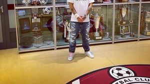 Denis Alibec, ridiculizat după escapada de la UNTOLD. „Îl și vedeți citind Dostoievski sau o rugăciune în timp ce echipa pierdea!”