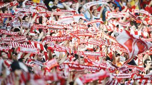 Cine răgușește, un fular primește! Fanii din peluză vor avea parte de un cadou la derby-ul dintre Dinamo și Steaua