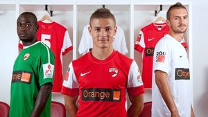 FOTO** Dinamo și-a prezentat echipamentul pentru noul sezon! Vezi cele trei variante