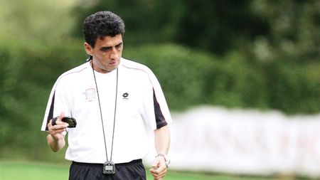 Multinaționala, antrenată de un rapidist?