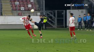 Ce prostie a făcut tânărul titularizat de Gigi Becali în UTA - FCSB! Arbitrul i-a arătat cartonașul roșu pentru un gest inconștient