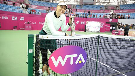 Reacția Mariei Șarapova după ce a strâns din nou un trofeu în brațe: este fericită, dar intră pe teren necunoscut. "Vreau să închei anul în forță. Nici nu-mi amintesc când..."