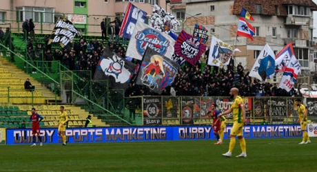 Situaţie halucinantă! Echipa a jucat în Superliga în urmă cu un an, însă acum jucătorii se împrumută la cămătari: ”Ne vom desfiinţa”