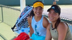 Duel „românesc" la primul turneu din 2024! Gabriela Ruse o va înfrunta pe Emma Răducanu, după ce a trecut de calificări la Auckland