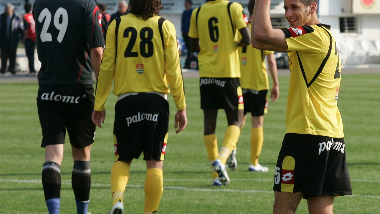 "Vreau să redevin titular** la Poli!"