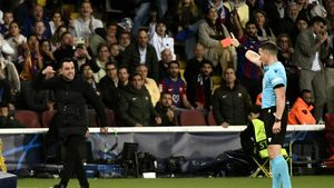 Xavi, comportament grobian: i-a înjurat de mame pe Istvan Kovacs și Horațiu Feșnic! Ce expresii vulgare a folosit antrenorul Barcelonei: au ieșit la iveală imaginile incriminante
