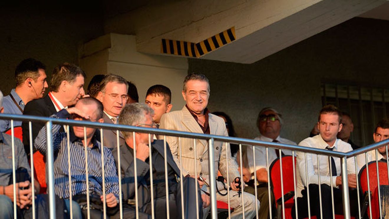 Reghecampf începe să simtă presiunea!** Becali l-a luat la țintă după remiza de la Mediaș: "Echipa e bună, dar nu îmi place cum pasează! Câștigăm doar din valoare"