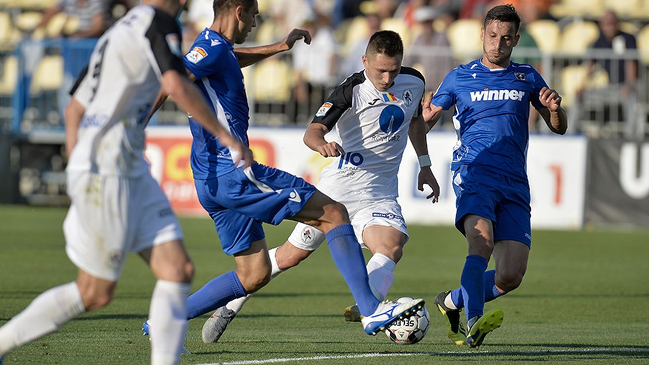 INTERVIU cu "lupul" din Mediaș. Cum a trăit Mihai Velisar golul spectaculos de la Voluntari, cât de dificilă a fost trecerea de la Liga 3 la Liga 1 și o părere despre regula U21: "La vârsta asta nu mai ești junior"