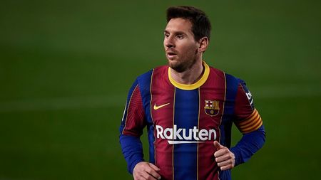 Așa ceva nu s-a mai văzut în istoria fotbalului! Joan Laporta se ține de cuvânt: FC Barcelona îi oferă salariu pe viață superstarului Leo Messi