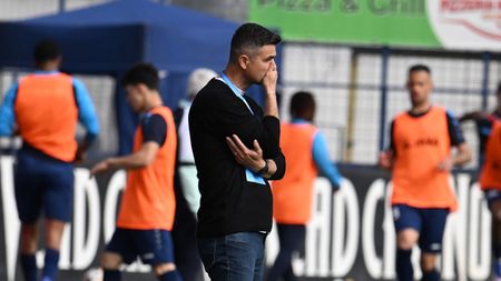 DECLARAȚII Florin Bratu l-a „mitraliat” pe arbitrul Robu: „Ne-au făcut! N-ai cum să nu dai penalty”