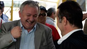 Baciul muntean and Baciul moldovean are now friends!** UITE cum arată Liga Mioritică pe Facebook! :))