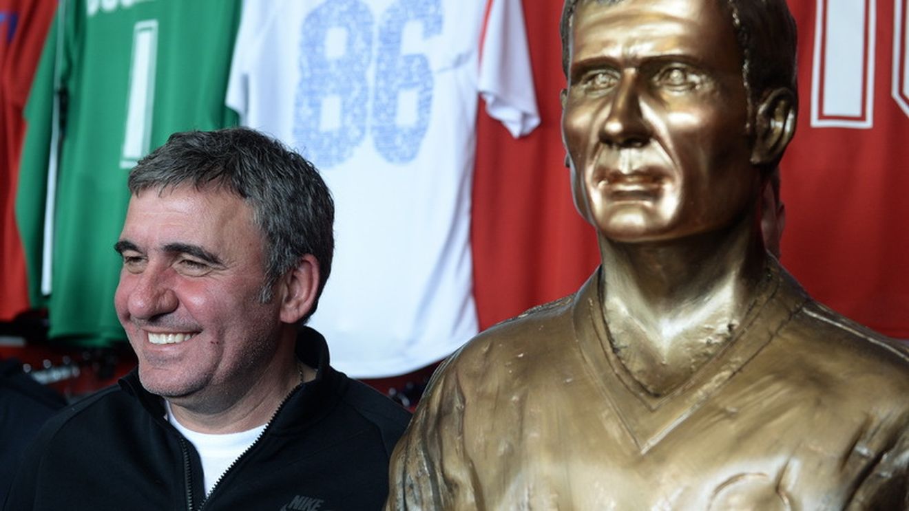 FOTO | Fanii i-au făcut o statuie lui Hagi chiar în Ghencea. S-a inaugurat magazinul unde FCSB nu există