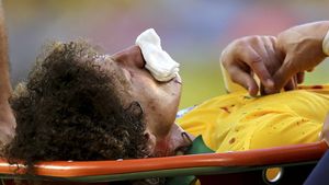 David Luiz s-a accidentat după o ciocnire cu Thiago Silva și va fi operat