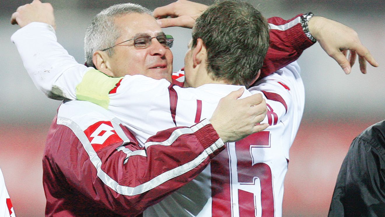 Manea: "Jucătorii m-au rugat să rămân!"