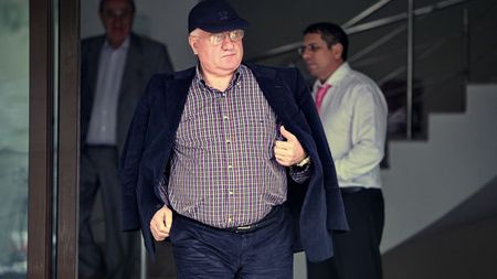 Îi îndeamnă pe fani să-i "doară în pălărie" de vreme!** Mitică va fi cel mai mare fan al echipei lui Ilie Stan: "Îmi iau cizme de cauciuc și vin să susțin Steaua"