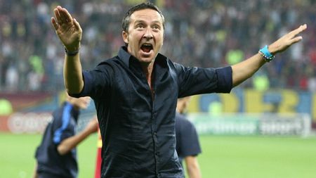 "Efectul Pavlov", în Ghencea. Managerul, cel mai credincios prieten al patronului!** Becali: "Eu l-am pus să facă aroganțele astea. Când dă din mâini ca o pasăre, leșin de râs"