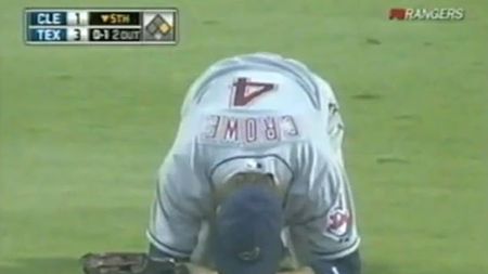 VIDEO DRAMATIC:**Un suporter a căzut de la înălțimea de 9 metri la un meci de baseball