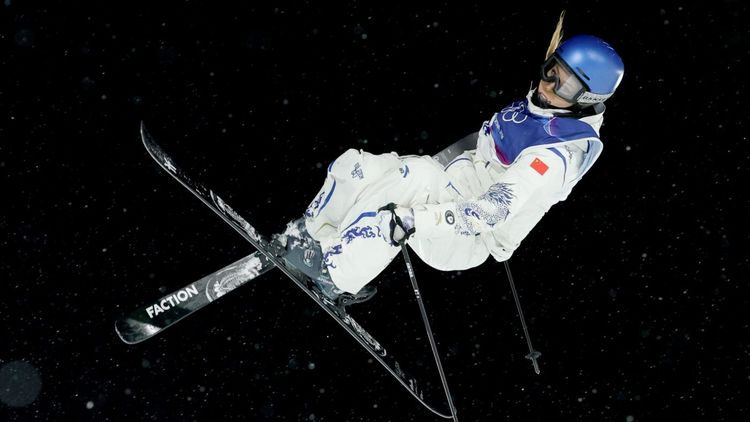 EXTRA Campioana olimpică a avut o apariție cu care i-a lăsat cu gura căscată pe toți. Cum a venit îmbrăcată la Luvru