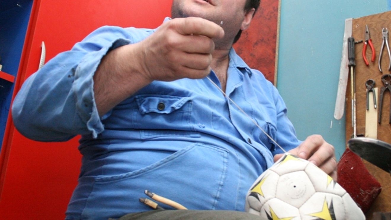 Poveste**: Cizmarul Ligii I