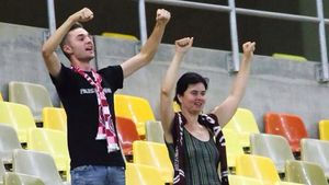 FOTO | Ei au reprezentat galeria CFR-ului la meciul cu Steaua! Reacția fanilor Stelei în momentul în care suporterii clujenii au început să-și susțină favoriții