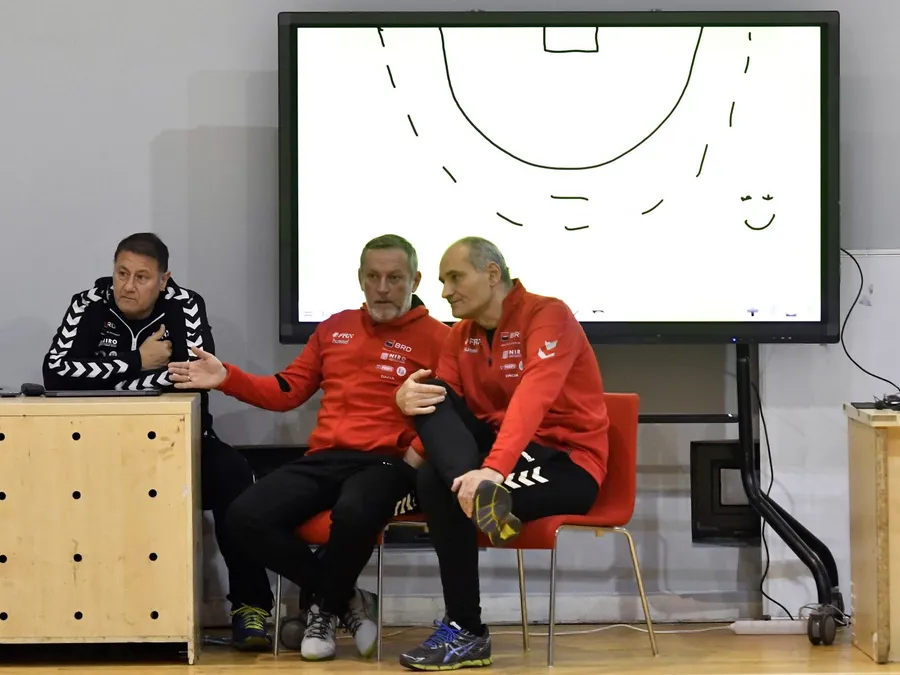 Echipa României a plecat la Euro 2020