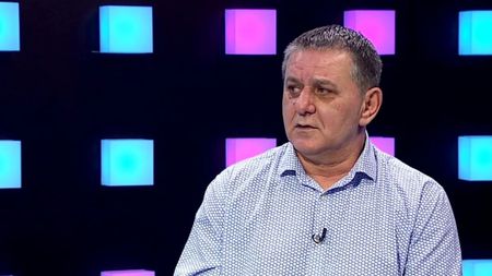 Marius Lăcătuș l-a pus la punct pe Alex Chipciu după ieșirea necontrolată a mijlocașului împotriva celor de la CSA Steaua: „Vorbești prea mult! Voia să fie primit cu flori? Nu e primul stadion pe care a fost huiduit”