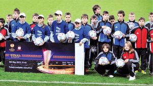 Suntem finaliști :) Românii au TERMINAT** biletele pentru finala Europa League în nici 48 de ore! Află cum mai poți merge la meci