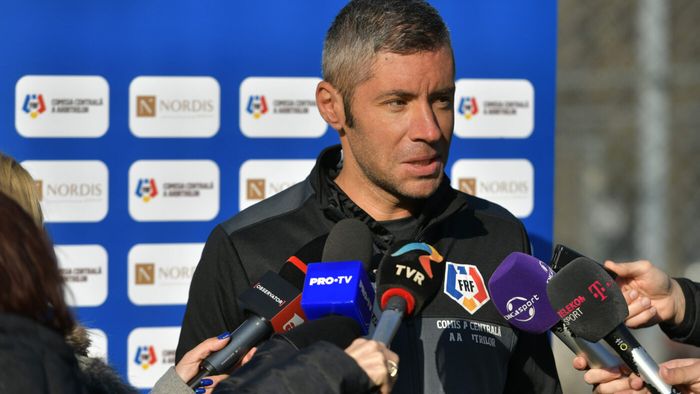 Radu Petrescu, „desființat” după ce l-a iertat pe Malcom Edjouma de eliminare în FCSB - Voluntari: „Acest arbitru FIFA ne chinuie de mulți ani! Marian Barbu lasă jocul liber pentru că nu îl înțelege” | VIDEO EXCLUSIV ProSport Live