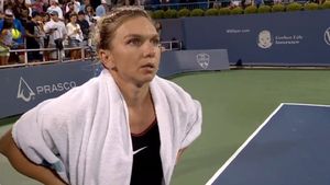 Moment de necrezut! Simona Halep, îndemnată să abandoneze meciul cu Anastasia Potapova: „Hai, retrage-te!" Românca s-a încăpățânat să rămână pe teren și s-a calificat în turul doi la Cincinnati | VIDEO