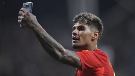 De ce Florinel Coman ar trebui aplaudat de galeria lui Dinamo! Dumitru Dragomir comentează momentul selfie-ului de pe gazon: „Altul făcea asta!”