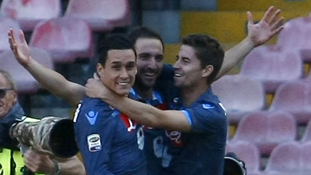 Napoli se impune în derby-ul cu AS Roma. Higuain și Callejon au marcat golurile victoriei