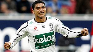 Oficial: Adi Rocha a semnat cu Steaua! **Urmează Moraes și Wesley! Cum va arăta Steaua în sezonul viitor?