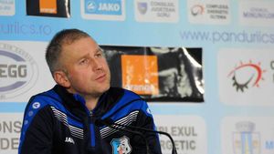 Vor să se bată la titlu în condiții de Liga 2. Protestul lui Edi Iordănescu: "Nu e ușor să te antrenezi printre buldozere, praf și gălăgie"