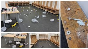 Dezastru lăsat de o favorită la promovarea din Liga 2, după un rezultat la care nu se aștepta. FOTO | Cum arăta vestiarul: sticle, ambalaje și chiar o seringă