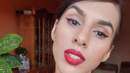 Denisa Dedu, așa cum n-ați mai văzut-o: elevă la un curs de machiaj | GALERIE FOTO